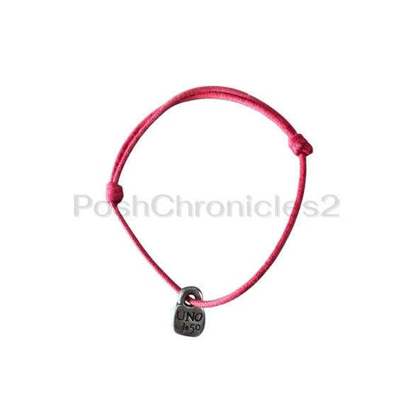 UNO de 50 Red Cord Bracelet Silver Charm Adjustable Unisex NWOT - Picture 2 of 3